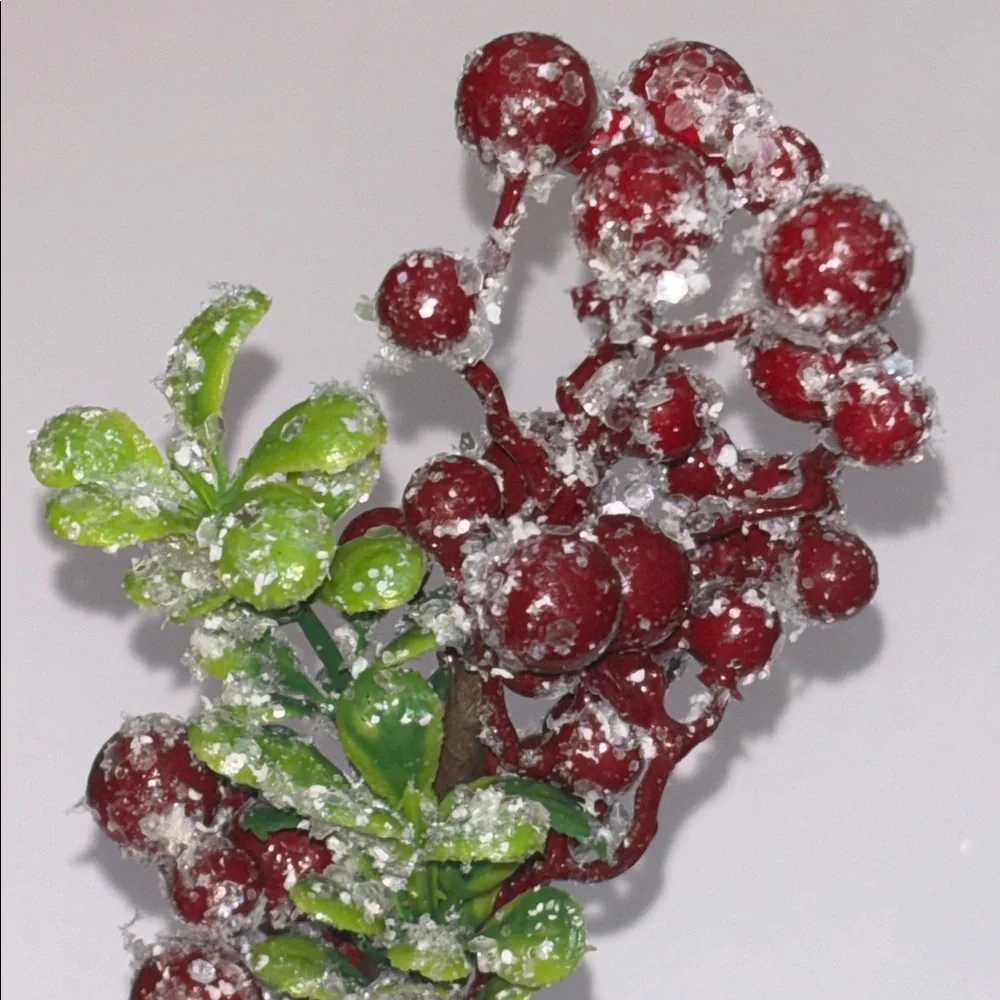 Snow Frosted Red Berry Stems Glitter Red Berries Eucalyptus Picks Set of 12 NWT